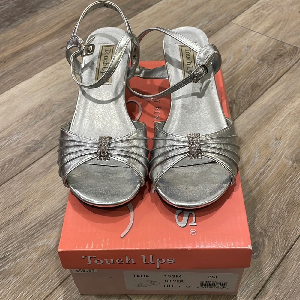 Touch ups girls heel size 2